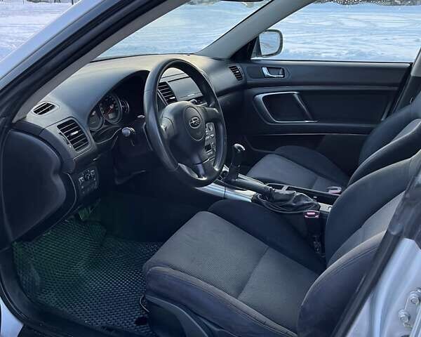 Серый Субару Легаси, объемом двигателя 1.99 л и пробегом 281 тыс. км за 5200 $, фото 8 на Automoto.ua