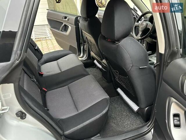 Сірий Субару Легасі, об'ємом двигуна 1.99 л та пробігом 230 тис. км за 4999 $, фото 46 на Automoto.ua