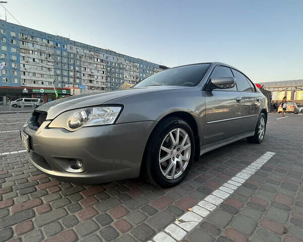Серый Субару Легаси, объемом двигателя 2 л и пробегом 232 тыс. км за 6000 $, фото 1 на Automoto.ua