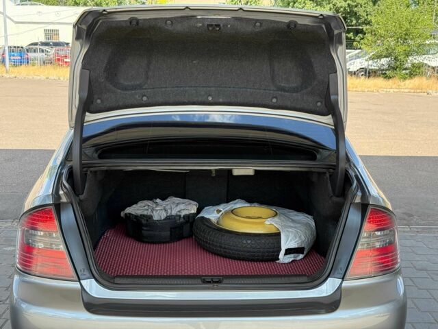 Серый Субару Легаси, объемом двигателя 2 л и пробегом 212 тыс. км за 6500 $, фото 18 на Automoto.ua