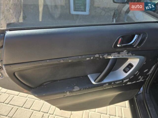 Сірий Субару Легасі, об'ємом двигуна 2 л та пробігом 206 тис. км за 7000 $, фото 7 на Automoto.ua