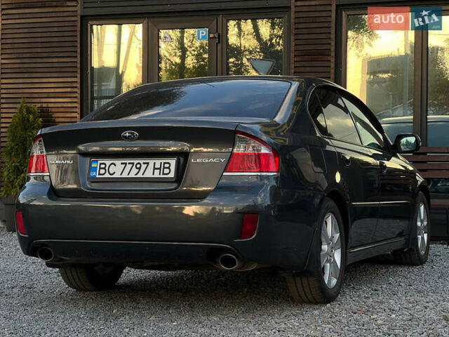 Сірий Субару Легасі, об'ємом двигуна 1.99 л та пробігом 216 тис. км за 6300 $, фото 7 на Automoto.ua