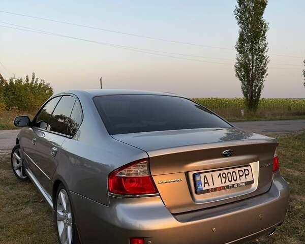 Сірий Субару Легасі, об'ємом двигуна 2 л та пробігом 70 тис. км за 8500 $, фото 6 на Automoto.ua