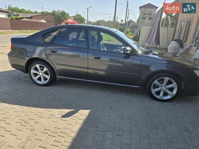 Сірий Субару Легасі, об'ємом двигуна 2 л та пробігом 206 тис. км за 7000 $, фото 6 на Automoto.ua