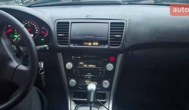 Серый Субару Легаси, объемом двигателя 2 л и пробегом 337 тыс. км за 3300 $, фото 5 на Automoto.ua