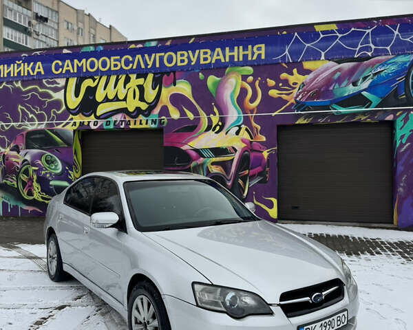 Сірий Субару Легасі, об'ємом двигуна 2 л та пробігом 222 тис. км за 4400 $, фото 1 на Automoto.ua