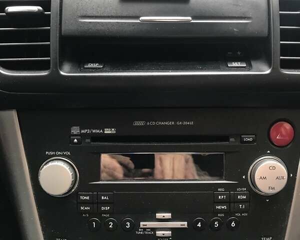 Сірий Субару Легасі, об'ємом двигуна 2 л та пробігом 155 тис. км за 7500 $, фото 4 на Automoto.ua