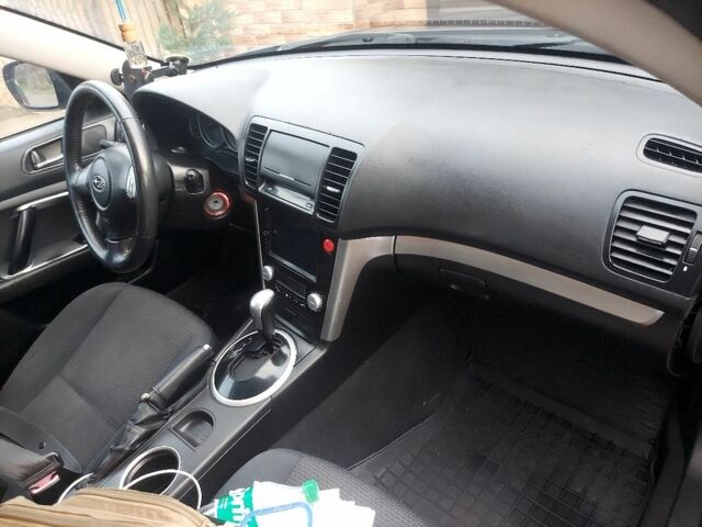 Серый Субару Легаси, объемом двигателя 2 л и пробегом 180 тыс. км за 4600 $, фото 4 на Automoto.ua