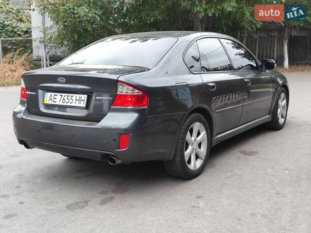 Серый Субару Легаси, объемом двигателя 2 л и пробегом 290 тыс. км за 5000 $, фото 2 на Automoto.ua