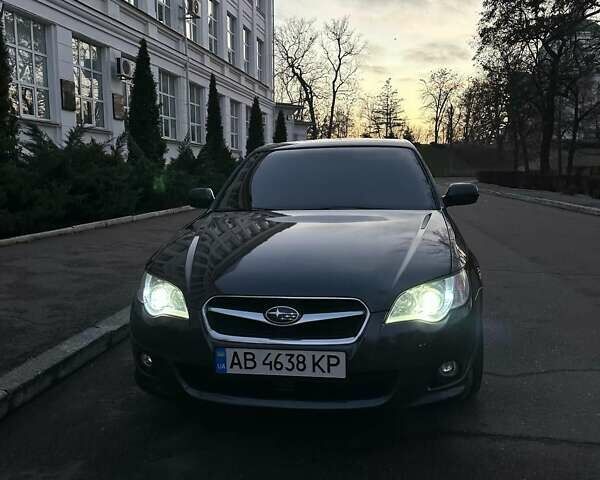 Серый Субару Легаси, объемом двигателя 2 л и пробегом 190 тыс. км за 5600 $, фото 3 на Automoto.ua