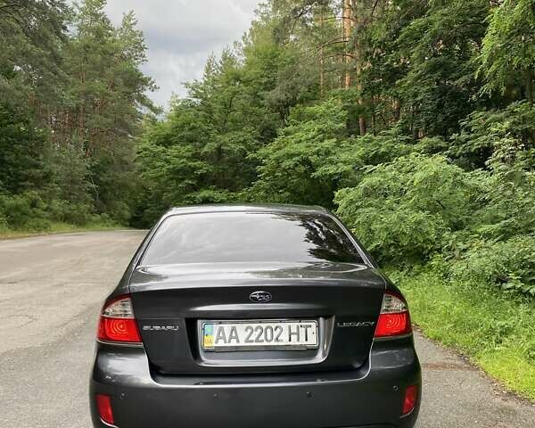Серый Субару Легаси, объемом двигателя 2 л и пробегом 232 тыс. км за 5900 $, фото 6 на Automoto.ua