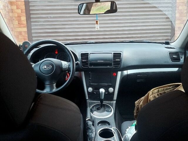 Серый Субару Легаси, объемом двигателя 2 л и пробегом 180 тыс. км за 4600 $, фото 3 на Automoto.ua