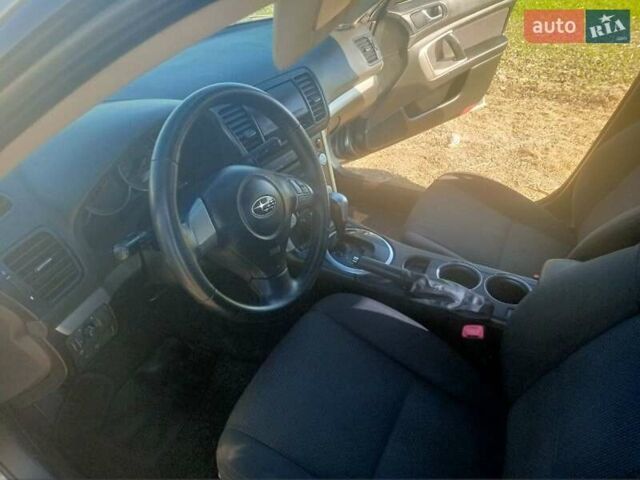 Серый Субару Легаси, объемом двигателя 2 л и пробегом 388 тыс. км за 5990 $, фото 4 на Automoto.ua