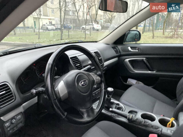 Серый Субару Легаси, объемом двигателя 2 л и пробегом 334 тыс. км за 5300 $, фото 5 на Automoto.ua