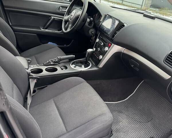 Серый Субару Легаси, объемом двигателя 2 л и пробегом 196 тыс. км за 7000 $, фото 7 на Automoto.ua