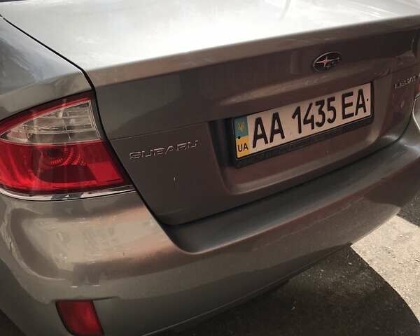 Сірий Субару Легасі, об'ємом двигуна 2 л та пробігом 155 тис. км за 7500 $, фото 1 на Automoto.ua