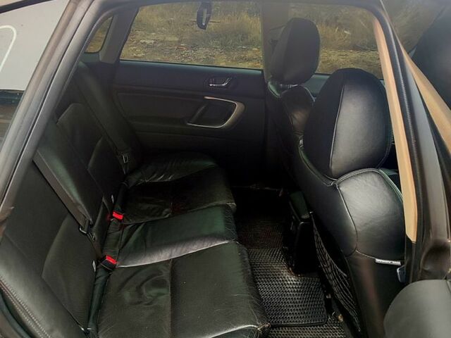 Сірий Субару Легасі, об'ємом двигуна 2 л та пробігом 200 тис. км за 8000 $, фото 4 на Automoto.ua