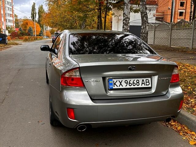 Сірий Субару Легасі, об'ємом двигуна 2 л та пробігом 244 тис. км за 6500 $, фото 3 на Automoto.ua