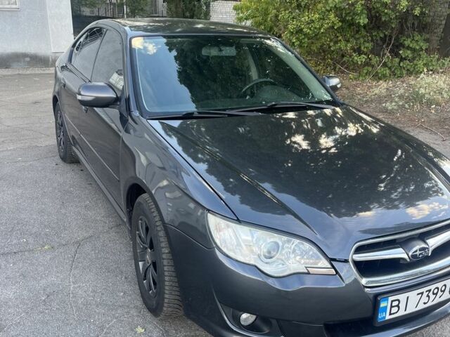 Сірий Субару Легасі, об'ємом двигуна 2 л та пробігом 170 тис. км за 7200 $, фото 1 на Automoto.ua