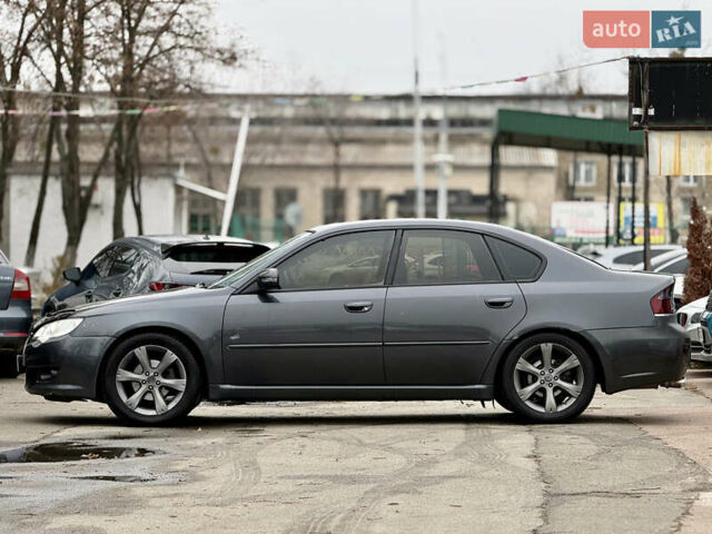 Сірий Субару Легасі, об'ємом двигуна 2 л та пробігом 274 тис. км за 5900 $, фото 1 на Automoto.ua