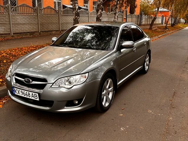 Сірий Субару Легасі, об'ємом двигуна 2 л та пробігом 244 тис. км за 6500 $, фото 1 на Automoto.ua