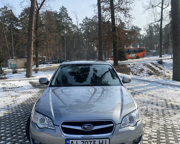 Сірий Субару Легасі, об'ємом двигуна 2 л та пробігом 362 тис. км за 7200 $, фото 2 на Automoto.ua
