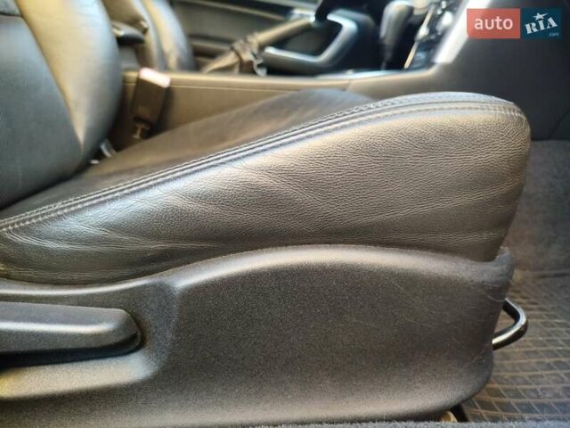 Серый Субару Легаси, объемом двигателя 2 л и пробегом 201 тыс. км за 6800 $, фото 5 на Automoto.ua