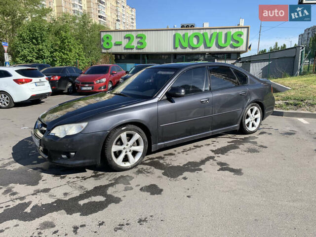 Серый Субару Легаси, объемом двигателя 2 л и пробегом 225 тыс. км за 6800 $, фото 4 на Automoto.ua