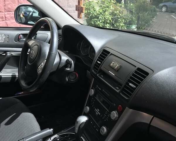 Сірий Субару Легасі, об'ємом двигуна 2 л та пробігом 155 тис. км за 7500 $, фото 2 на Automoto.ua