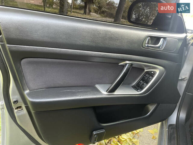 Серый Субару Легаси, объемом двигателя 2 л и пробегом 246 тыс. км за 6000 $, фото 9 на Automoto.ua