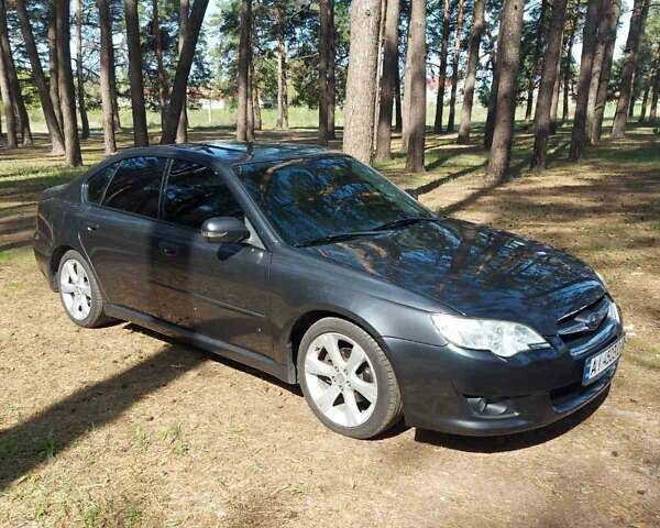 Сірий Субару Легасі, об'ємом двигуна 2 л та пробігом 196 тис. км за 6900 $, фото 2 на Automoto.ua