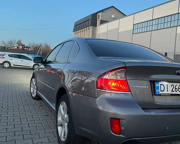 Серый Субару Легаси, объемом двигателя 2 л и пробегом 140 тыс. км за 6500 $, фото 3 на Automoto.ua