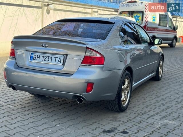 Серый Субару Легаси, объемом двигателя 2 л и пробегом 176 тыс. км за 6800 $, фото 4 на Automoto.ua