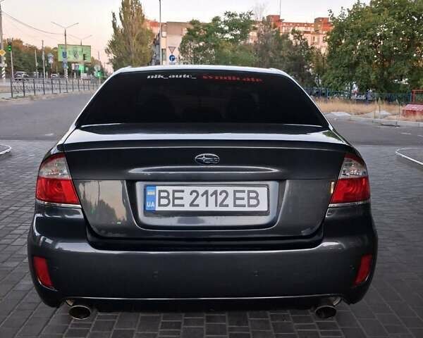 Серый Субару Легаси, объемом двигателя 2.46 л и пробегом 300 тыс. км за 6000 $, фото 1 на Automoto.ua