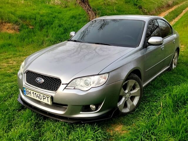 Серый Субару Легаси, объемом двигателя 2.5 л и пробегом 177 тыс. км за 6700 $, фото 7 на Automoto.ua