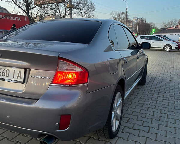 Серый Субару Легаси, объемом двигателя 2 л и пробегом 140 тыс. км за 6500 $, фото 2 на Automoto.ua
