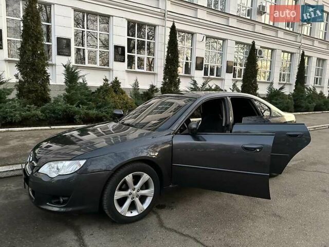 Серый Субару Легаси, объемом двигателя 2 л и пробегом 190 тыс. км за 5600 $, фото 15 на Automoto.ua