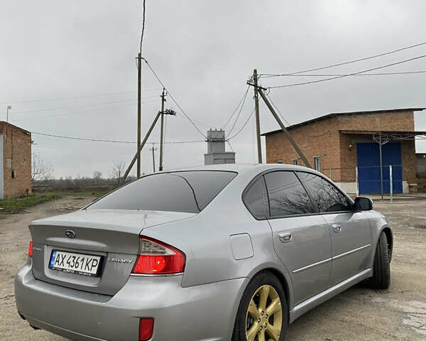 Сірий Субару Легасі, об'ємом двигуна 1.99 л та пробігом 280 тис. км за 5600 $, фото 1 на Automoto.ua