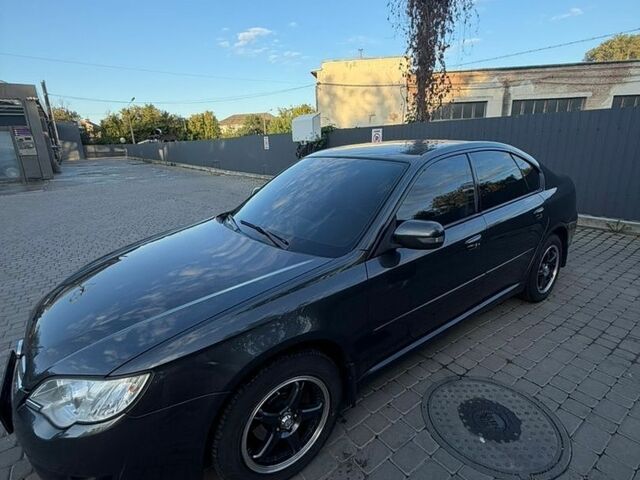 Серый Субару Легаси, объемом двигателя 2 л и пробегом 300 тыс. км за 5900 $, фото 4 на Automoto.ua