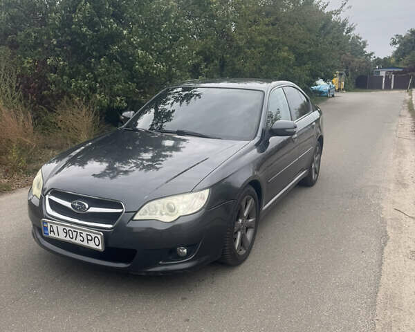 Сірий Субару Легасі, об'ємом двигуна 2 л та пробігом 280 тис. км за 5400 $, фото 2 на Automoto.ua