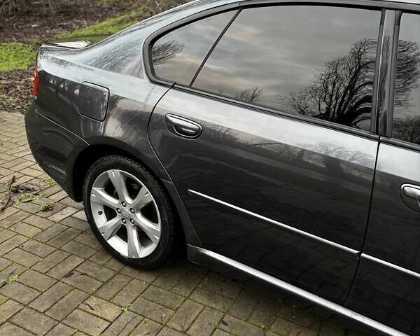 Серый Субару Легаси, объемом двигателя 2.5 л и пробегом 340 тыс. км за 5700 $, фото 2 на Automoto.ua