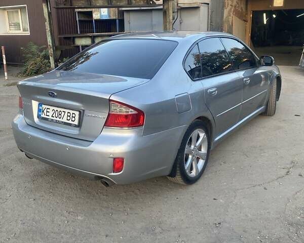 Сірий Субару Легасі, об'ємом двигуна 2 л та пробігом 270 тис. км за 5600 $, фото 4 на Automoto.ua
