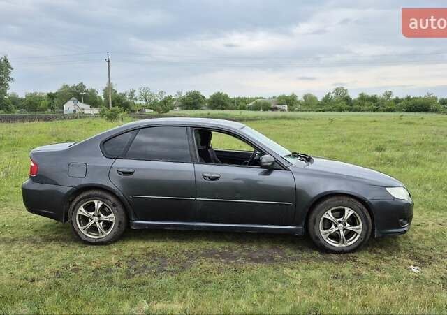 Серый Субару Легаси, объемом двигателя 1.99 л и пробегом 250 тыс. км за 5500 $, фото 3 на Automoto.ua