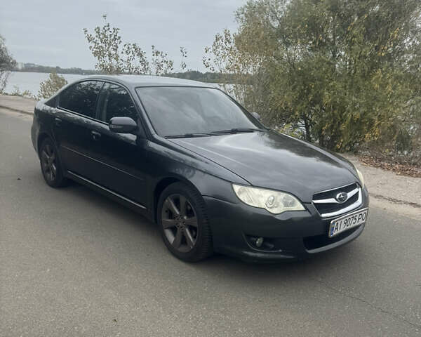 Сірий Субару Легасі, об'ємом двигуна 2 л та пробігом 280 тис. км за 5400 $, фото 1 на Automoto.ua