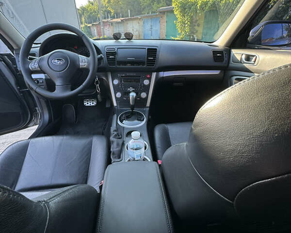 Сірий Субару Легасі, об'ємом двигуна 1.99 л та пробігом 255 тис. км за 8100 $, фото 10 на Automoto.ua