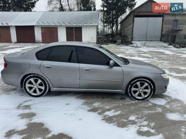 Сірий Субару Легасі, об'ємом двигуна 2 л та пробігом 244 тис. км за 5800 $, фото 4 на Automoto.ua