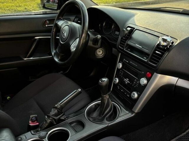 Сірий Субару Легасі, об'ємом двигуна 2 л та пробігом 210 тис. км за 4500 $, фото 7 на Automoto.ua