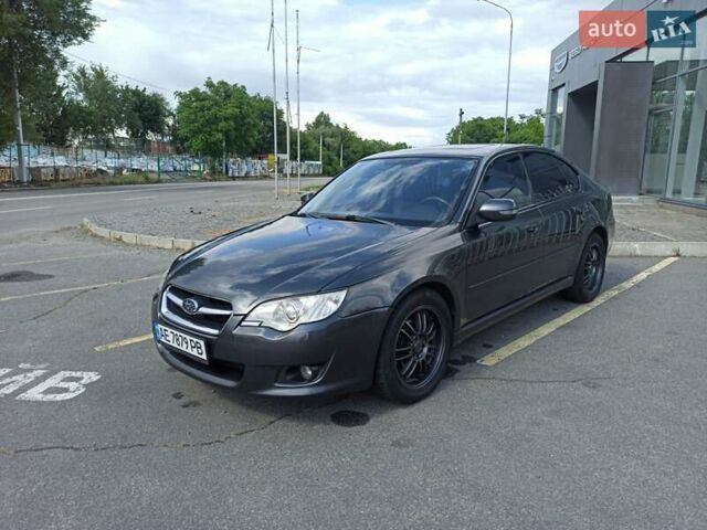Сірий Субару Легасі, об'ємом двигуна 1.99 л та пробігом 215 тис. км за 6499 $, фото 3 на Automoto.ua