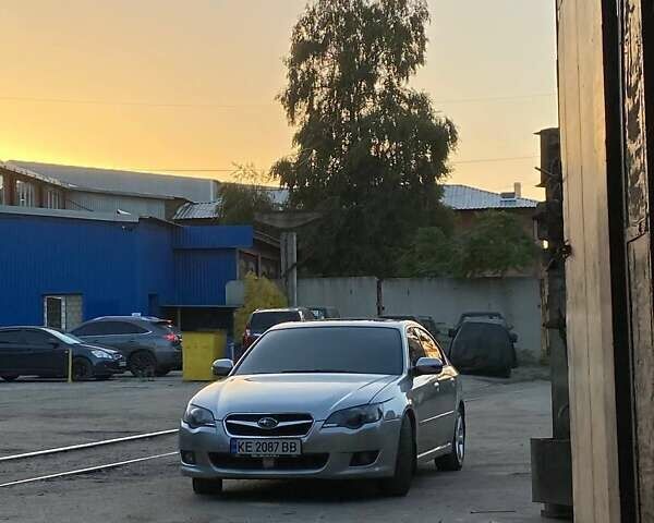 Сірий Субару Легасі, об'ємом двигуна 2 л та пробігом 270 тис. км за 5600 $, фото 7 на Automoto.ua