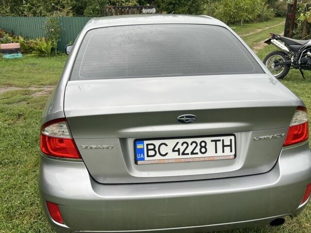 Сірий Субару Легасі, об'ємом двигуна 2 л та пробігом 170 тис. км за 6000 $, фото 4 на Automoto.ua